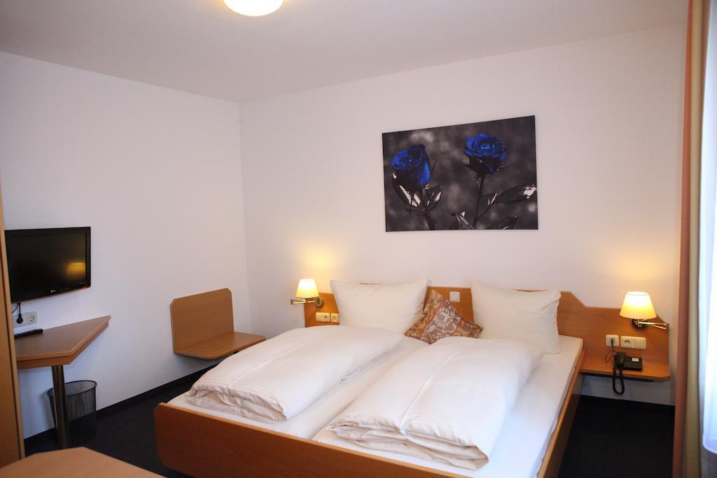 Hotel Am Ostpark Neubiberg Extérieur photo