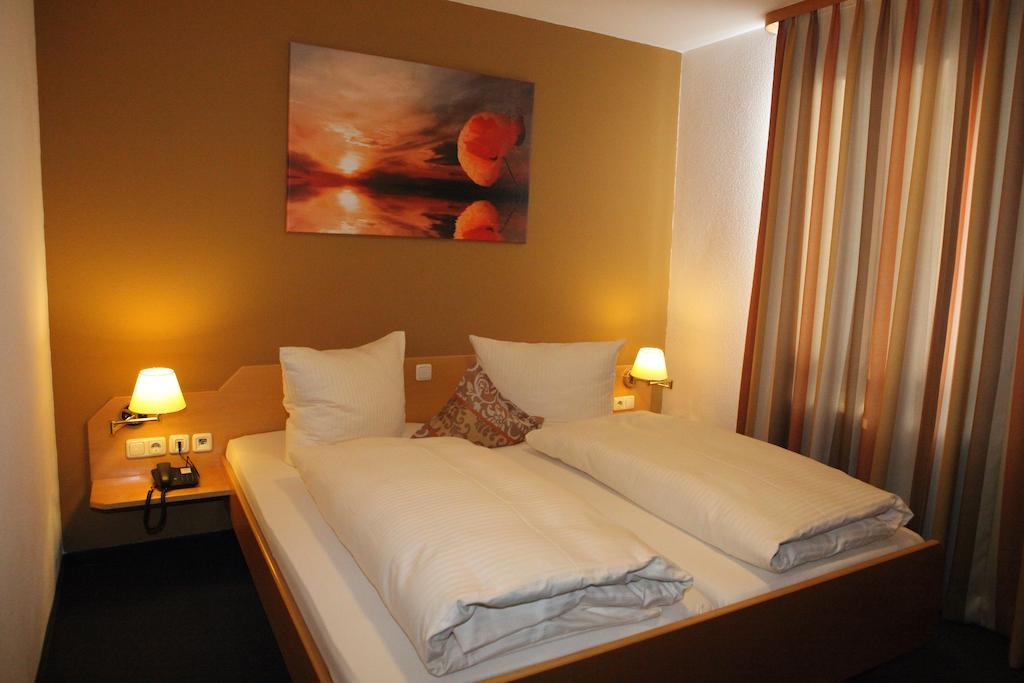 Hotel Am Ostpark Neubiberg Extérieur photo